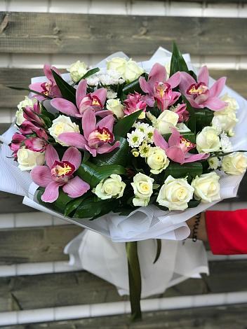 Букет цветов из: Розы и Хризантемы в Мордово