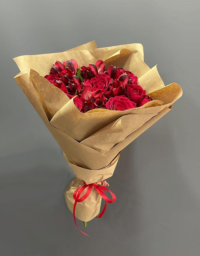 Букет цветов из: Альстромерии и Розы в Мордово