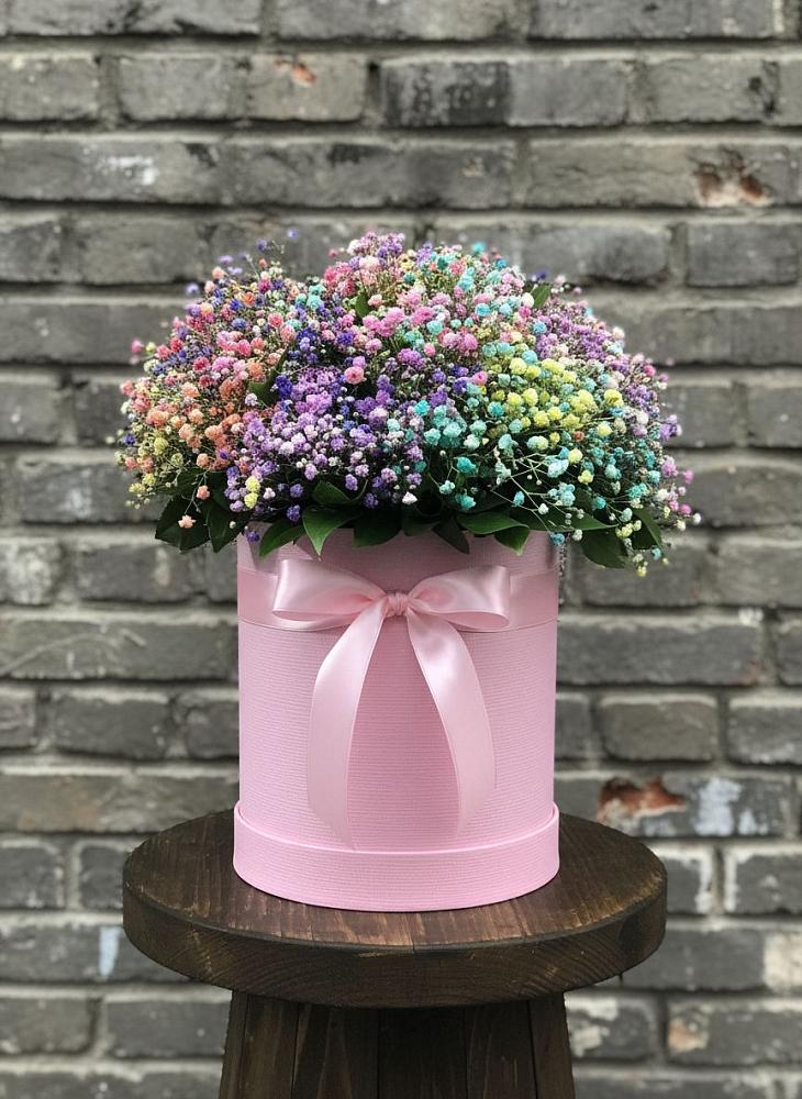 Цветочная композиция из Гипсофила и Розы в шляпной коробке в Мордово