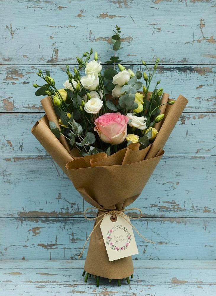 Букет цветов из: Розы и Лизиантусы в Мордово