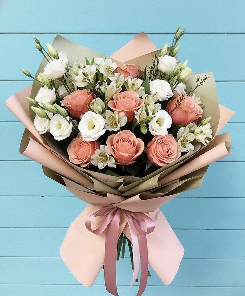 Букет цветов из: Розы, Альстромерии и Лизиантусы в Мордово