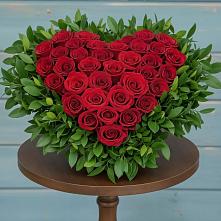 Цветочная композиция из Розы в виде сердца в Мордово