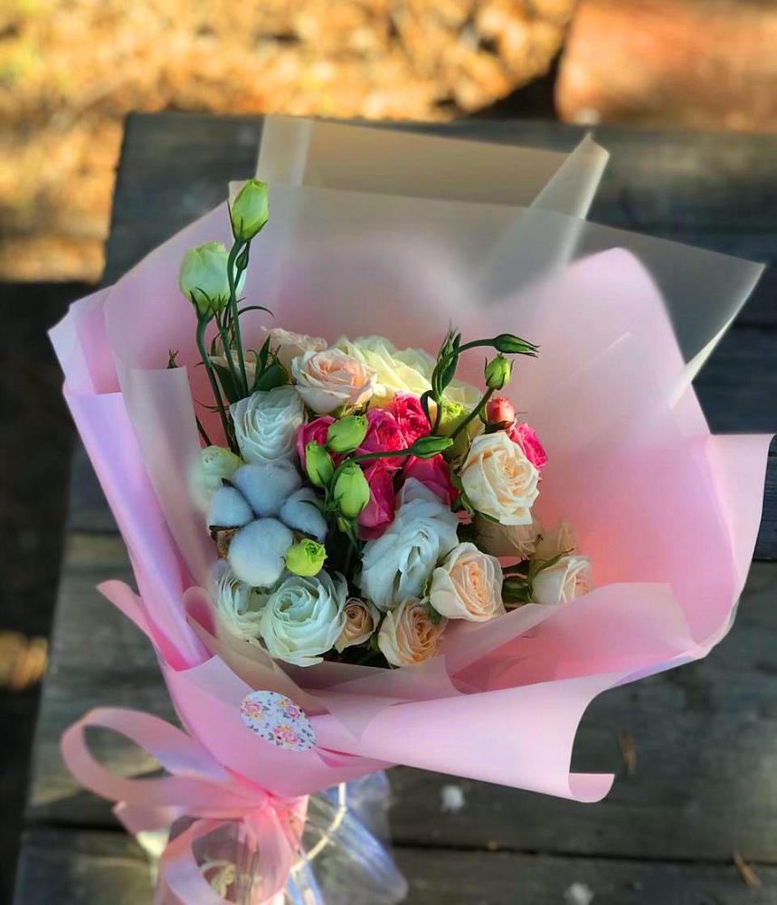 Букет цветов из: Розы и Лизиантусы в Мордово