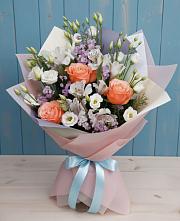 Букет цветов из:  Лизиантусы, Розы, Альстромерии и Гипсофила в Мордово