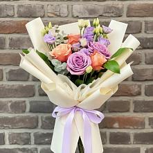 Букет цветов из:  Лизиантусы и Розы в Мордово