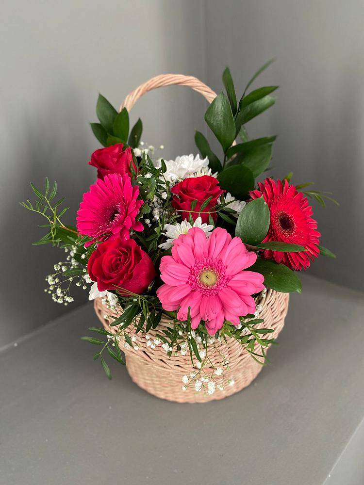 Цветочная композиция из Розы, Хризантемы и Герберы в корзине в Мордово