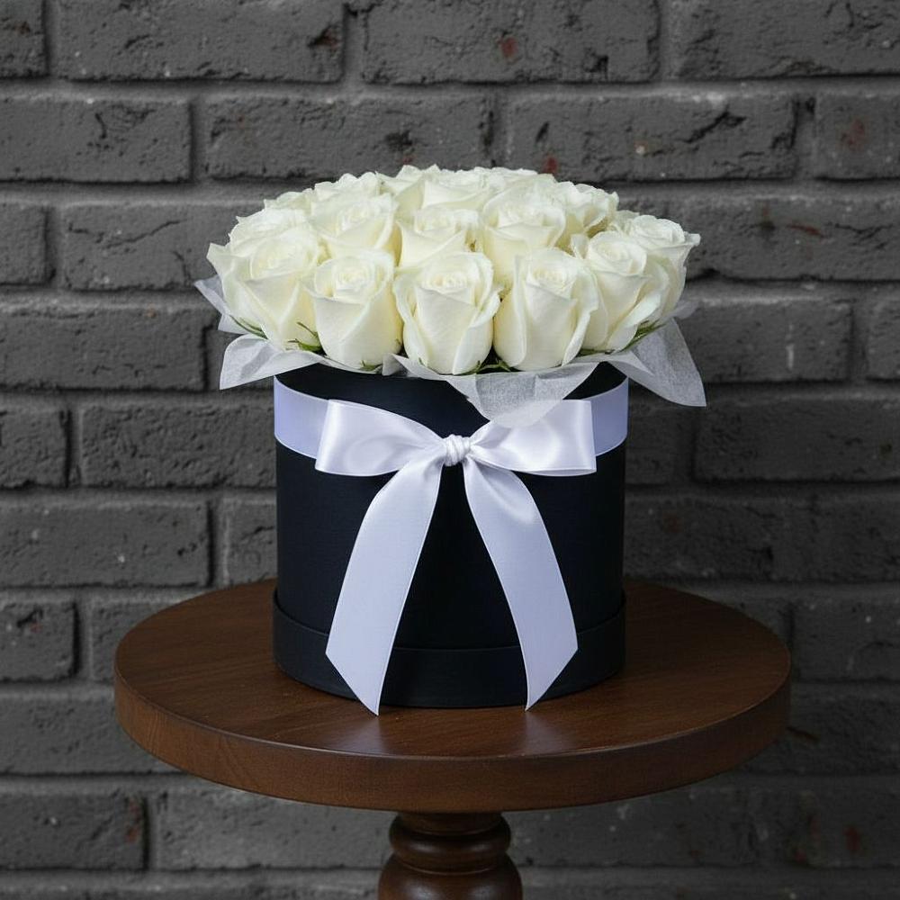 Цветочная композиция из Розы в шляпной коробке в Мордово