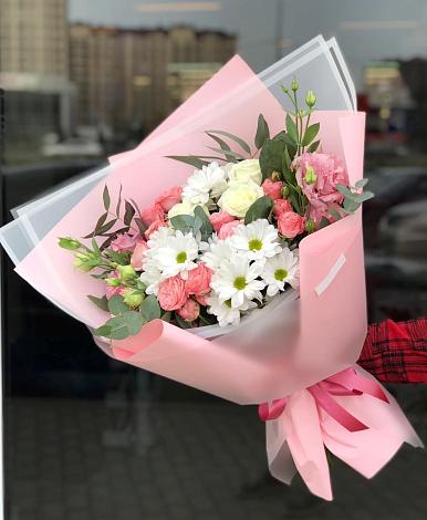 Букет цветов из: Розы, Лизиантусы и Хризантемы в Мордово